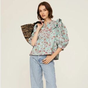 $275 Sea
Brita Puff Sleeve Top small